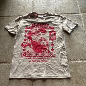 Posh Graphic Tee in Beige with Red Print